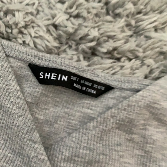 shein simple grey crop top - Picture 2 of 2